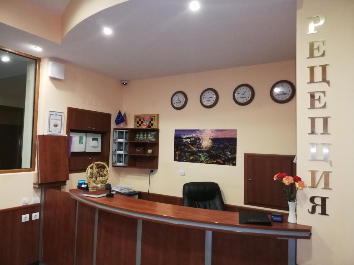 Hotel Les Razgrad 外观 照片