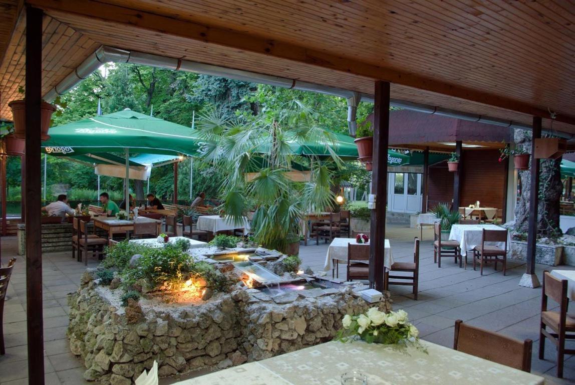 Hotel Les Razgrad 外观 照片