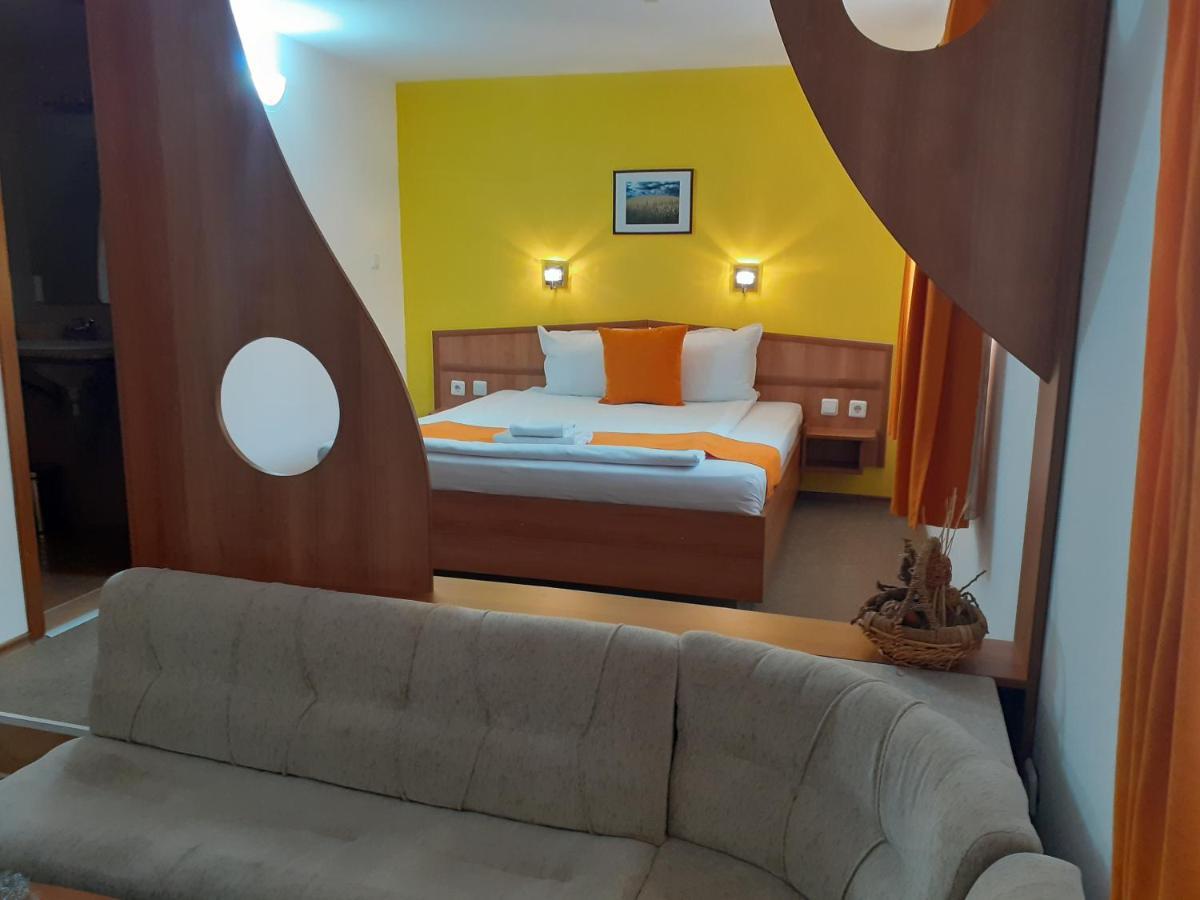 Hotel Les Razgrad 外观 照片