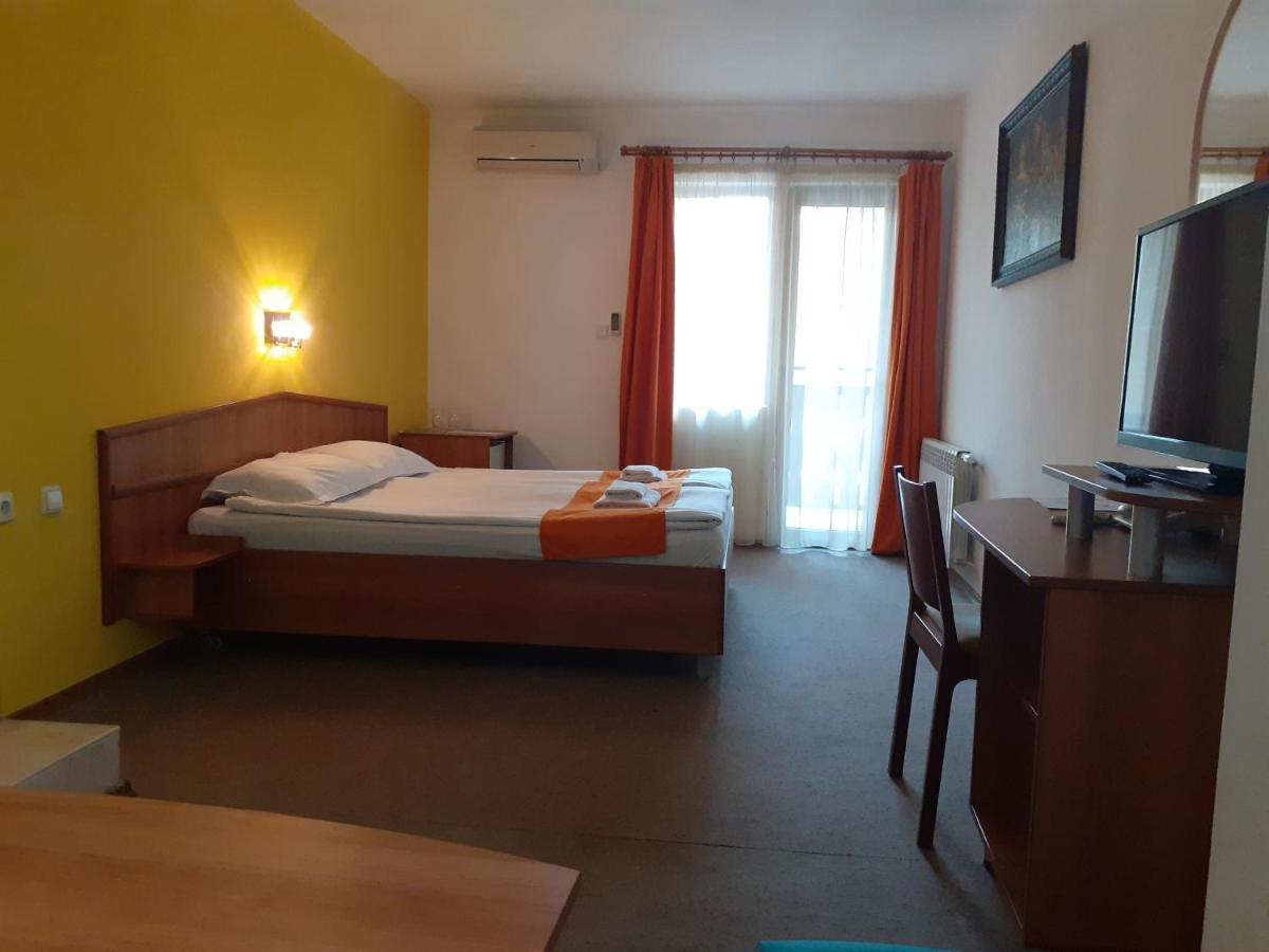 Hotel Les Razgrad 外观 照片