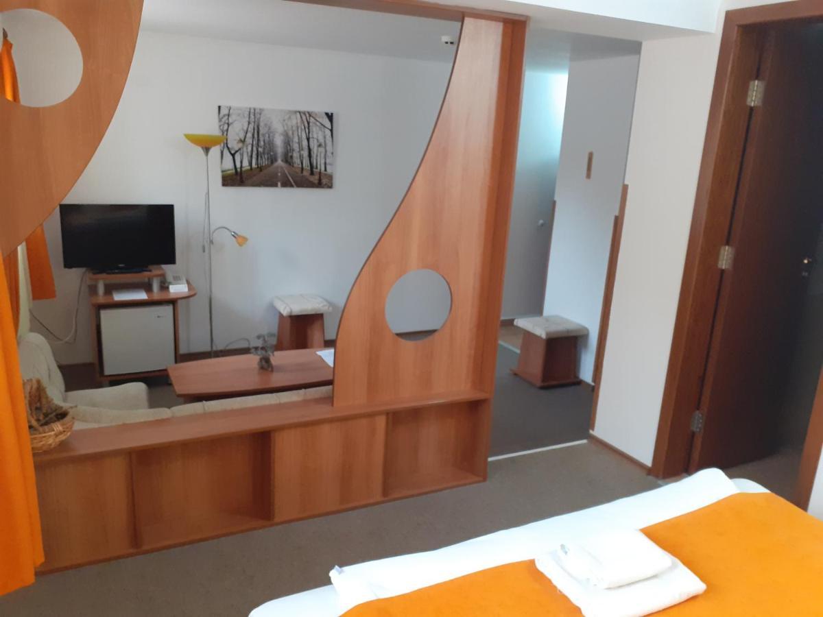 Hotel Les Razgrad 外观 照片