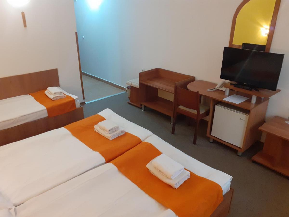 Hotel Les Razgrad 外观 照片