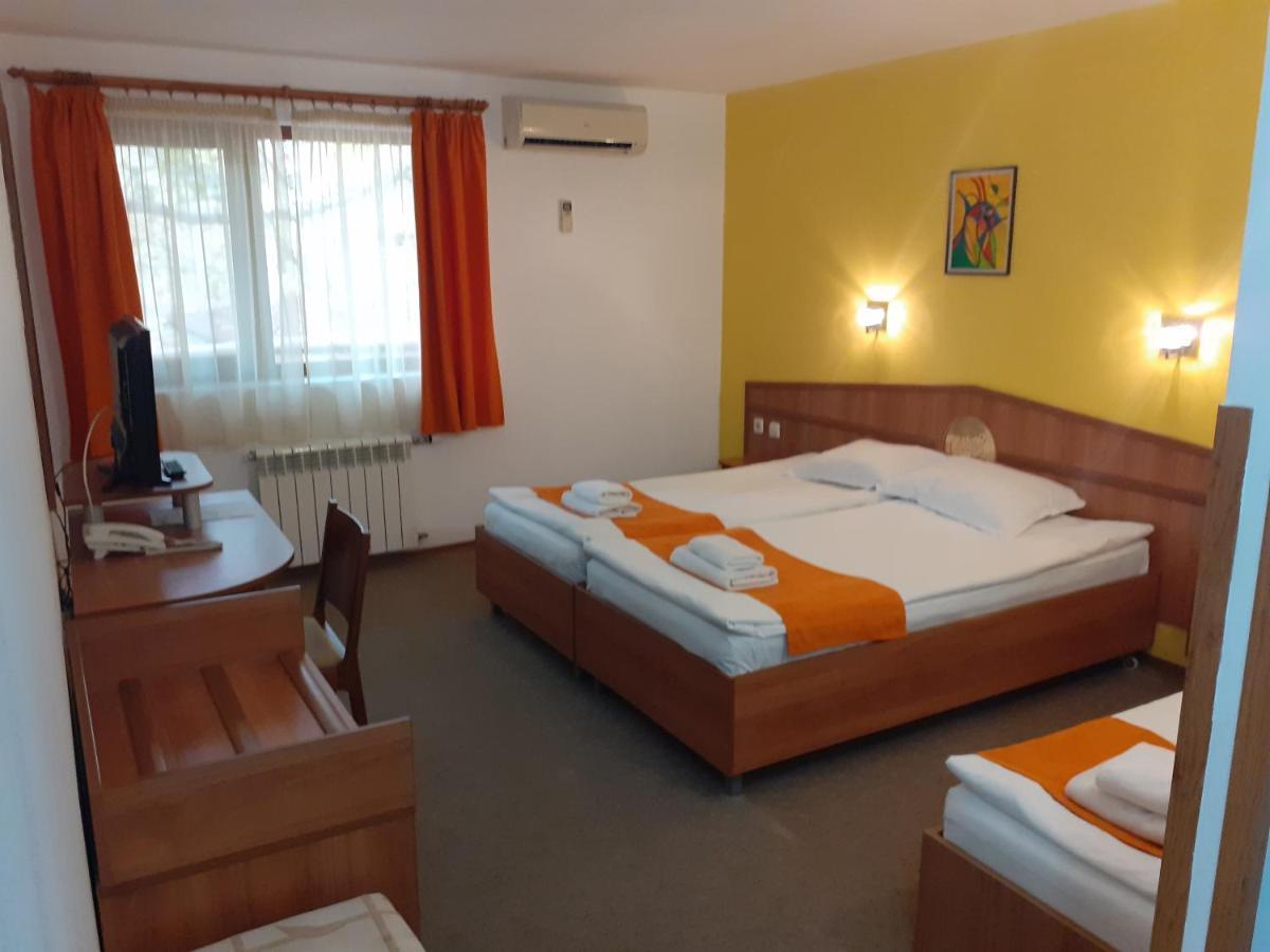 Hotel Les Razgrad 外观 照片
