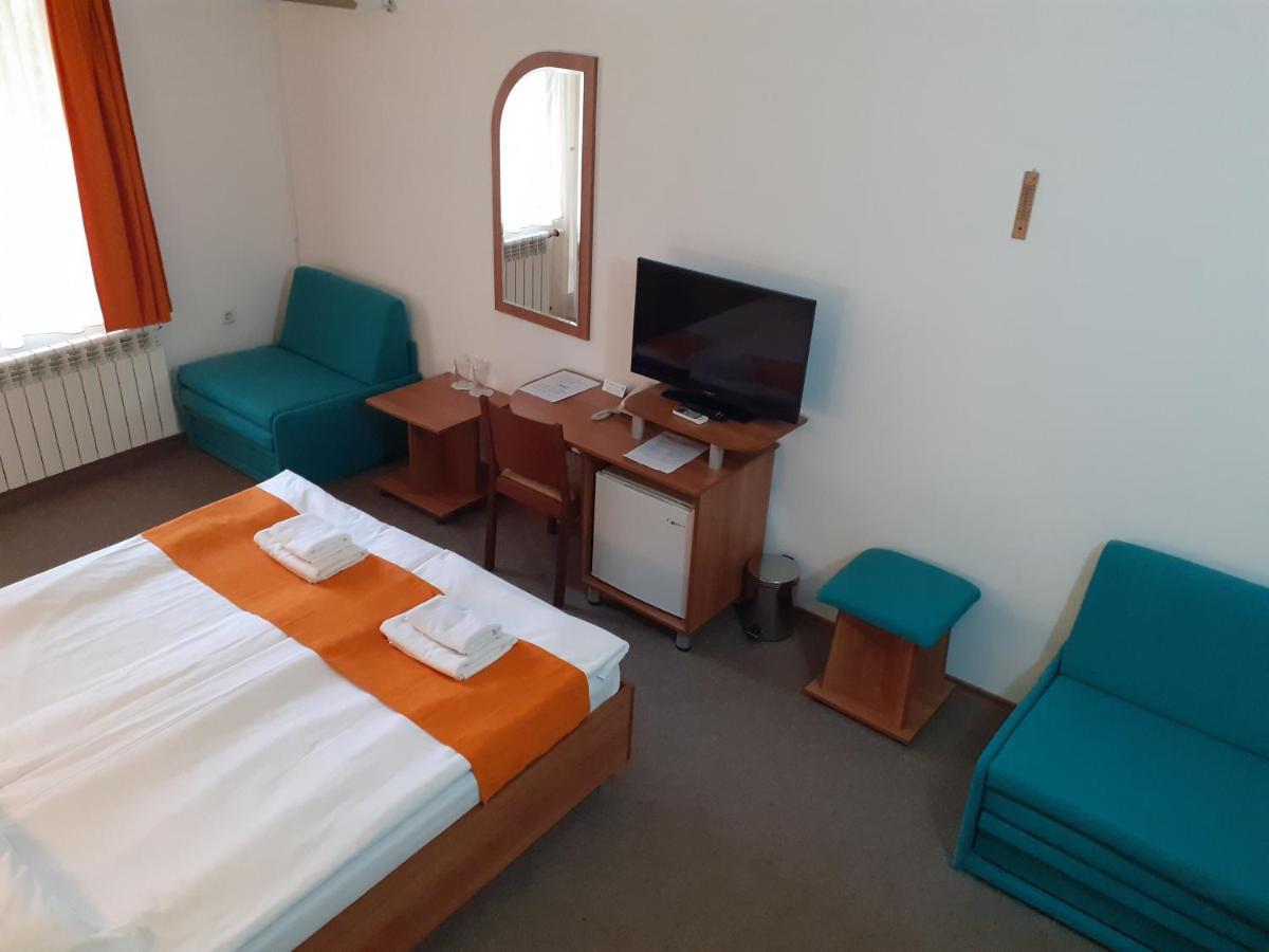 Hotel Les Razgrad 外观 照片