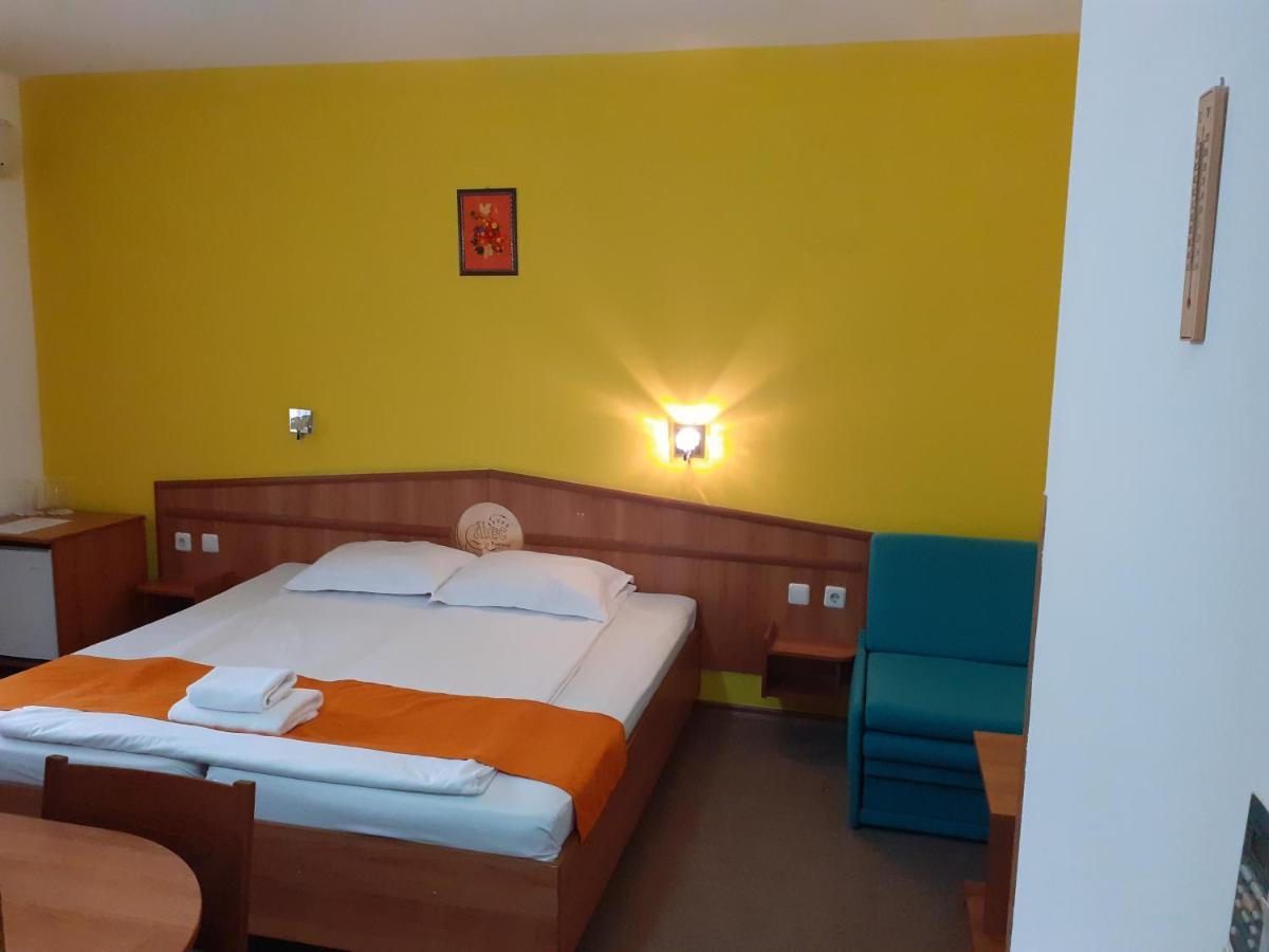 Hotel Les Razgrad 外观 照片
