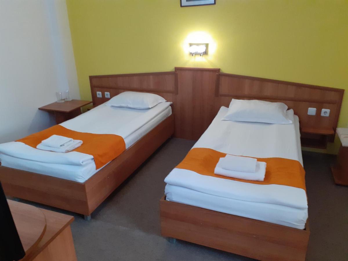 Hotel Les Razgrad 外观 照片